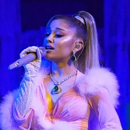 Logo de +Exclusively Ariana Grande
