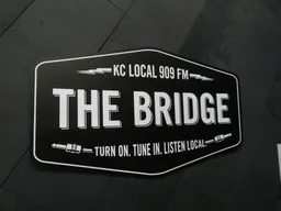 Logo de 90.9 The Bridge