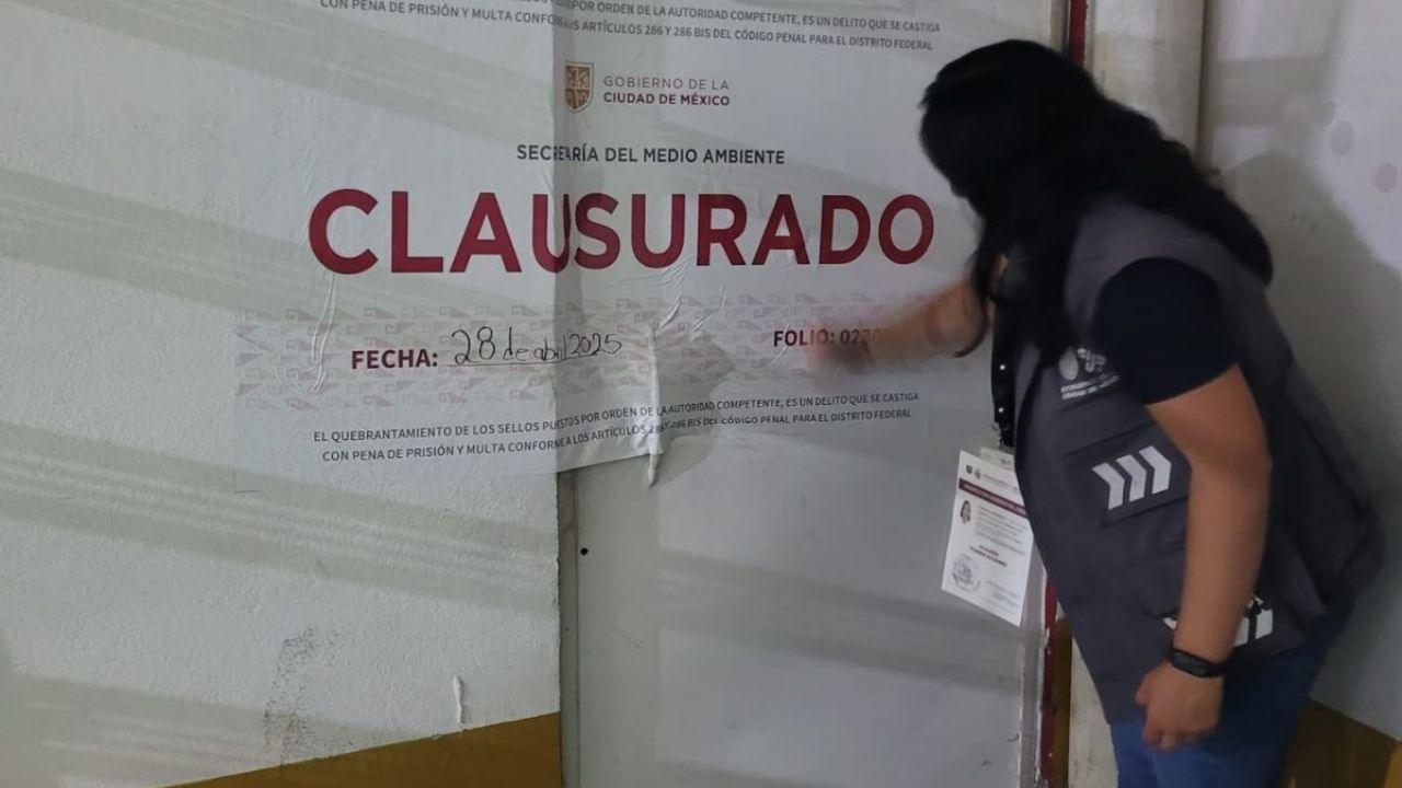 Sedema clausura Centro de Verificación de Iztacalco, funcionarios manipulaban los documentos